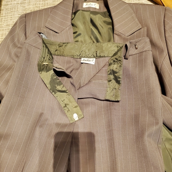 Blazer and pants suit - Picture 5 of 5